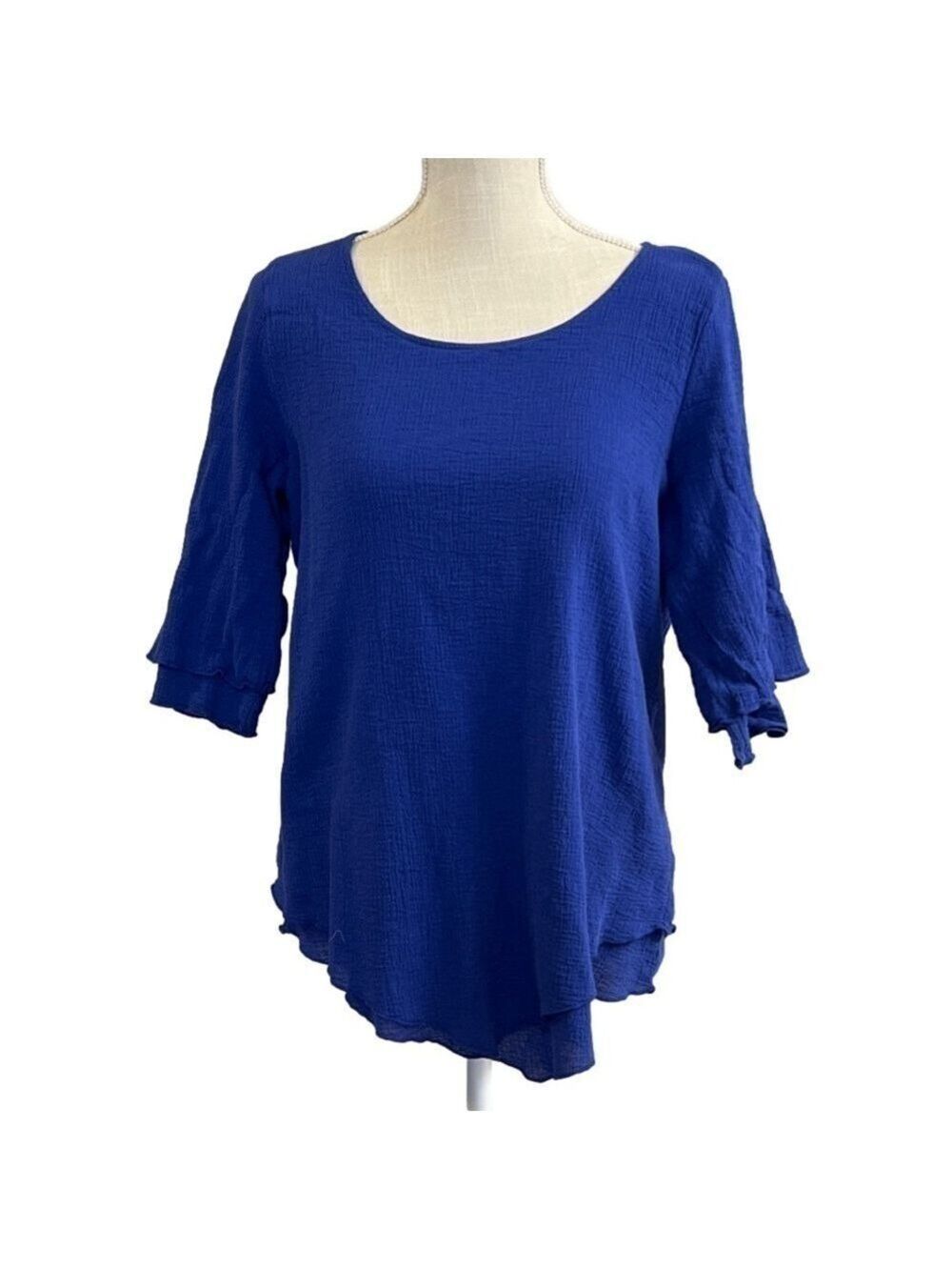 Women's Soft Surroundings Royal Blue 3/4 Sleeve Scoop neck Top. Size M